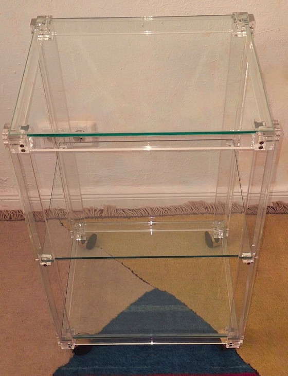 Image 1 of Vintage Italiaanse serveerwagen van plexiglas en glas, 1980