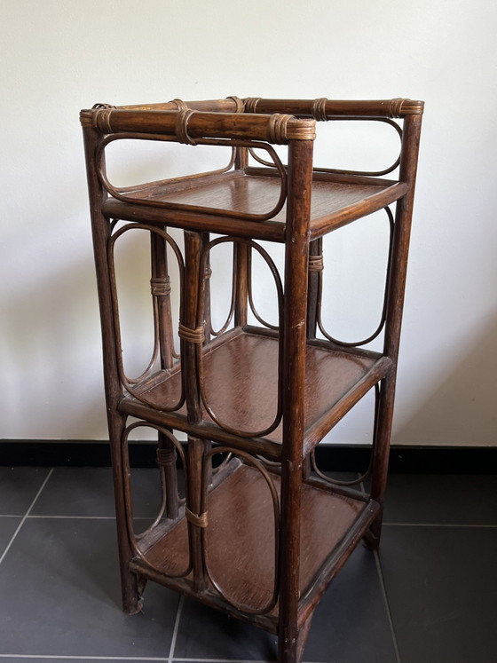 Vintage Rotan / Bamboe Plantentafel / Vakkenkastje BOHO Style – Nachtkastjes, Bamboo (photo 5 of 7)