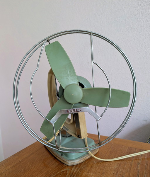 Erres fan