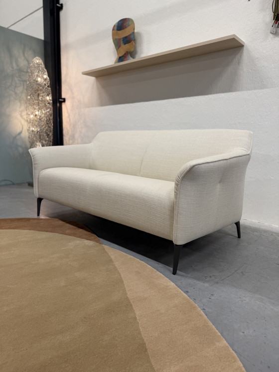 Image 1 of Leolux Mayon Bank 2,5 Zits Essential Stof Egret 