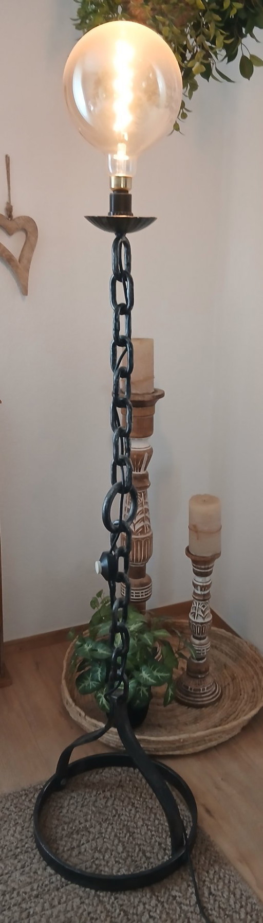 Brutalistische vintage vloerlamp uit de jaren 60/70 – vloerlampen, Cast Iron