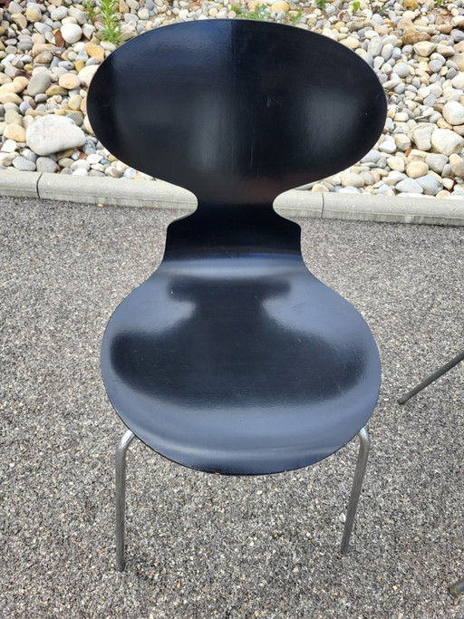 Ant chairs by Arne Jacobsen for Fritz Hansen, 1976 (lot 4)