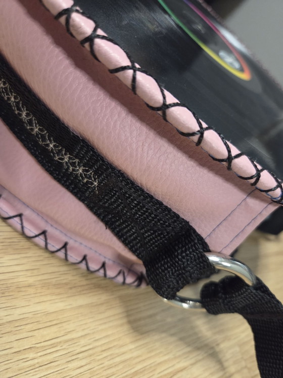 Borsa a spalla unica in vinile LP con pelle rosa – Borse a spalla, Nylon (photo 3 of 5)