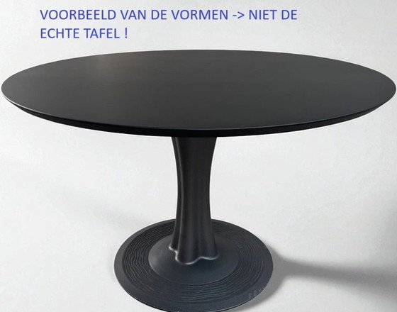 Image 1 of Leolux LX round glass table with tree base in silver