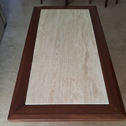 
Vintage jaren 70 salontafel met travertin blad en massief houten frame
