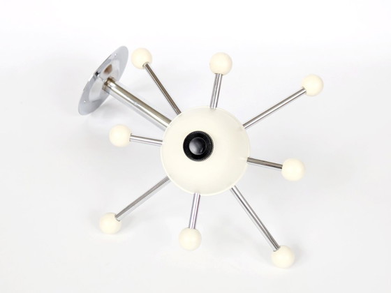 Image 1 of Porte-manteau vintage Spoutnik de l'ère spatiale, patère murale atomique en plastique chromé et crème, années 1970