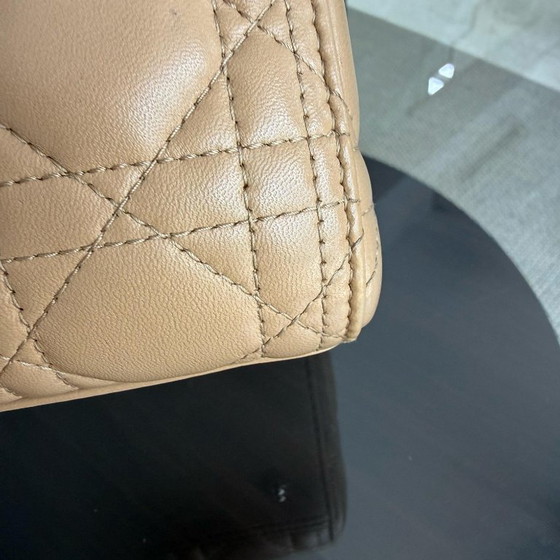 Image 1 of DIOR LADY MEDIUM - PELLE DI AGNELLO CANNAGE BEIGE MARRONE CINTURINO CON FINITURE ORO