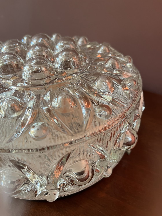 Image 1 of plafond de bulle des années soixante-dix