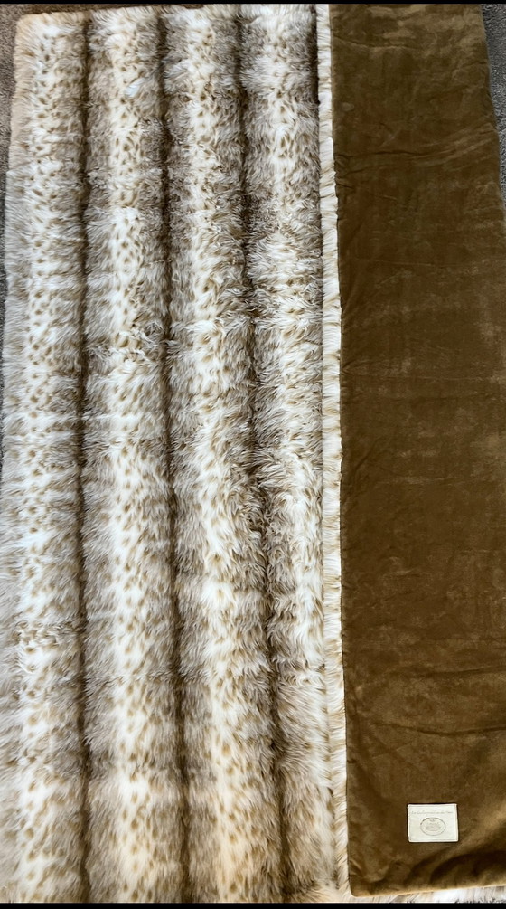 Image 1 of Living Blanket Luxury Jacquard Gözze