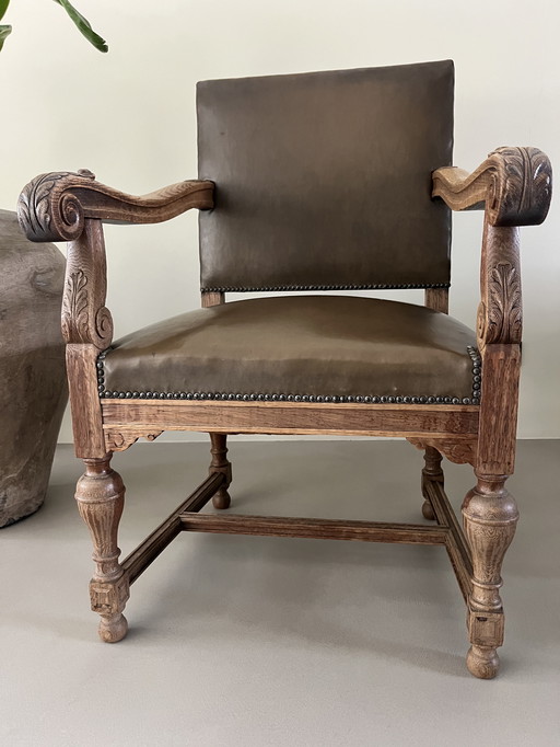 Antiker Schlossstuhl