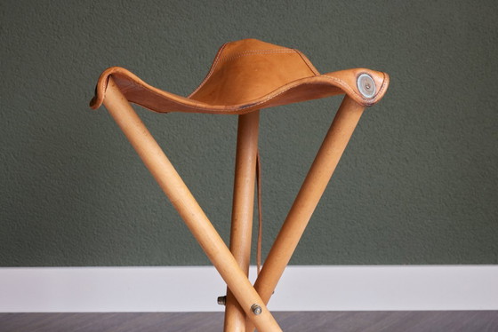 Image 1 of vintage hunter's chair – leather and beech wood