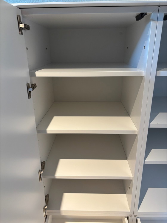 Mobile Kettnaker Mio, Credenze con vetrina, MDF, Bianco (foto 7 di 14)