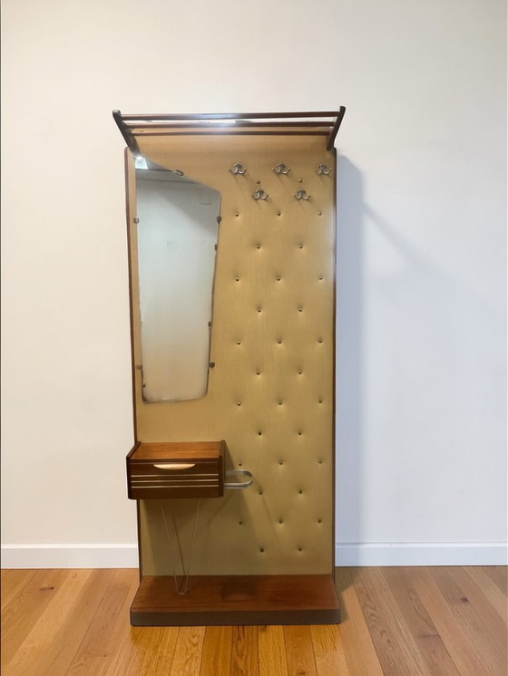 Image 1 of Century Garderobe mit Spiegel & Ablage – 50er 60er Vintage Flurgarderobe Holz Messing Hutablage Rockabilly-Wandgarderobe 