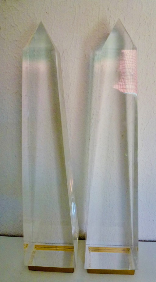 2x Beautiful identical Lucite obelisks - 31 cm high.
