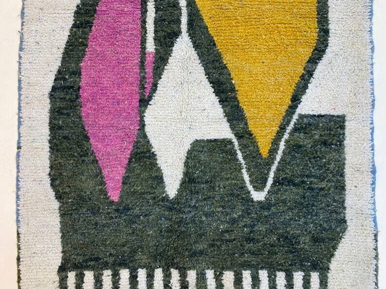 Einzigartiger ecrufarbener Berber-Teppich mit geometrischen Mustern, 250cm x 150cm – Teppiche & Läufer (photo 10 of 11)