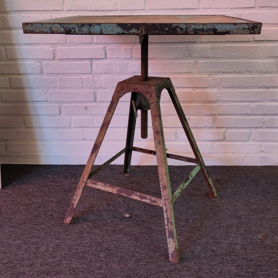 Image 1 of Table de sculpteur industriel