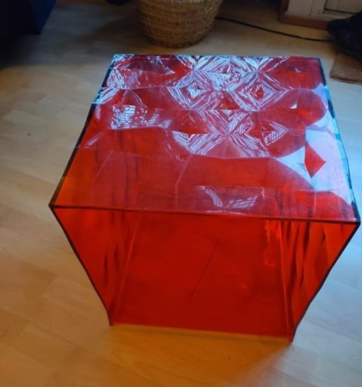 Kartell Kubus, design kastje, bijzettafel, rood kunststof