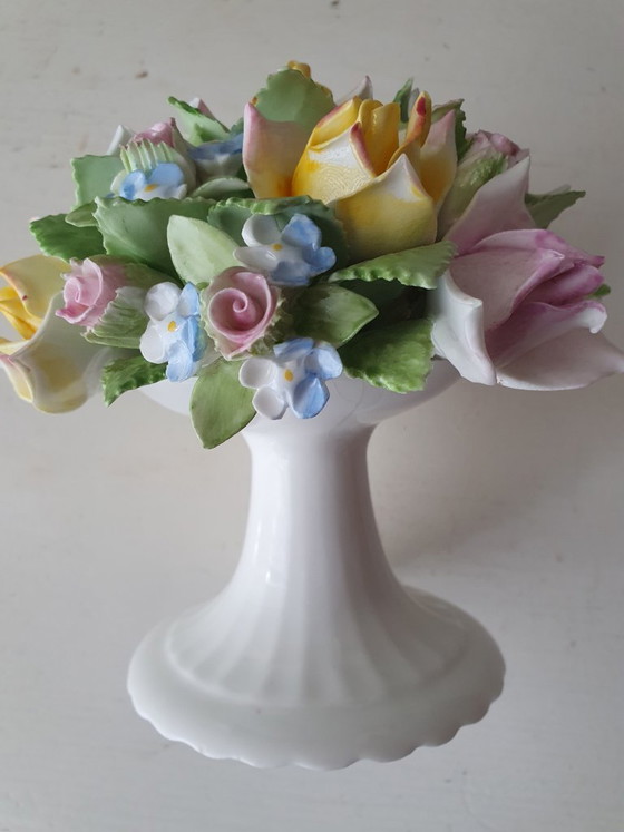 Image 1 of Copa de flores antigua de Royal Doulton con pie - Pastel - En perfecto estado - 13x13cm