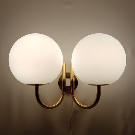 Image 1 of Aplique extragrande, 1 de 12, Art Déco, Moderno de mediados de siglo, Latón, Vidrio opalino, Glashütte Limburg, Muy raro