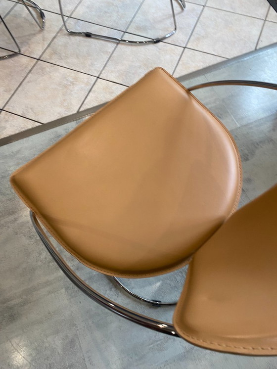 Image 1 of 1 Poltrona Linda di Arrben, pelle color cammello, struttura in acciaio cromato, vintage 1980