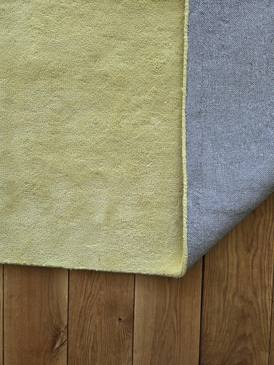 Image 1 of Tapis en laine jaune 250x350, tufté à la main
