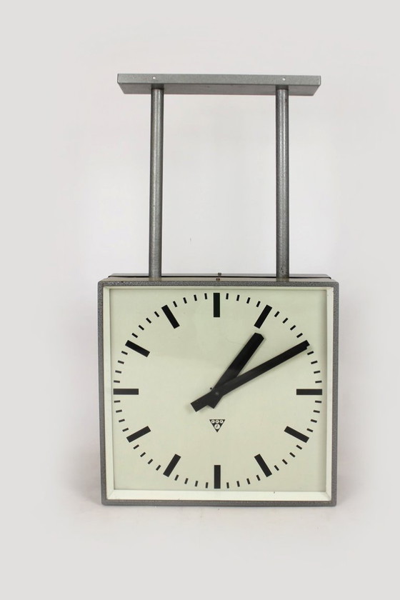 Image 1 of Große, doppelseitige Eisenbahnuhr von Pragotron, 1980er Jahre