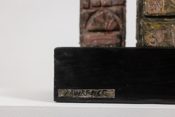 Image 1 of Lawrence. Doppelseitige, geschnitzte Holzskulptur. 20. Jahrhundert.