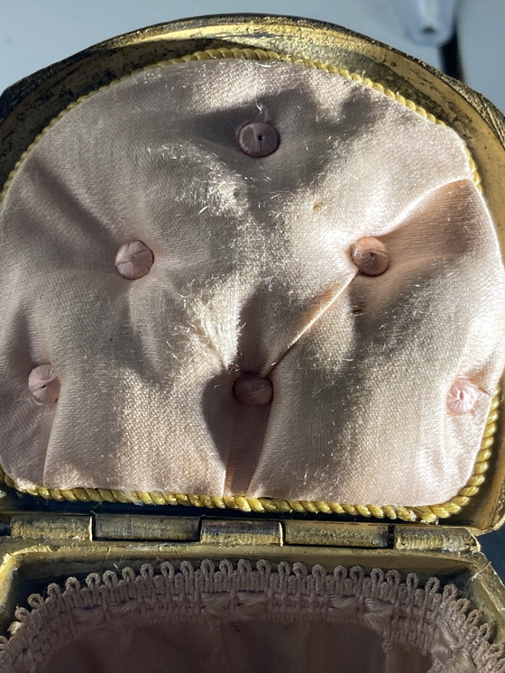 Image 1 of Kleine, antike Schmuckschatulle aus vergoldetem Metall im Stil Louis XV.