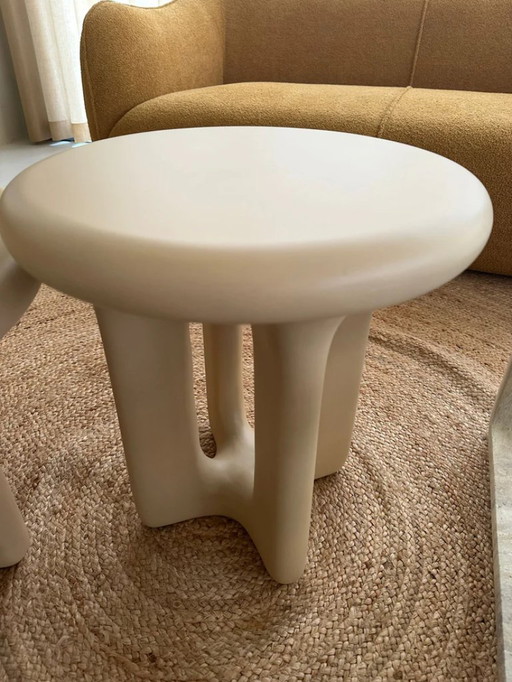 Table d'appoint Onomo en pierre de boue