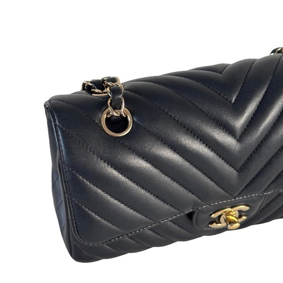 Chanel Classic Flap Small – Crossbody bags, Lambskin (photo 19 of 29)