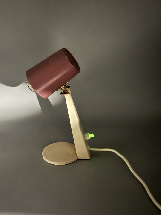 Image 1 of Lampe de table vintage avec abat-jour rose et bouton lumineux