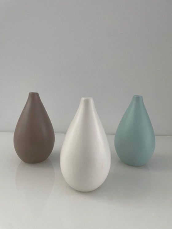 Set of 3 Ceramic Teardrop Vases (photo 5 of 9)