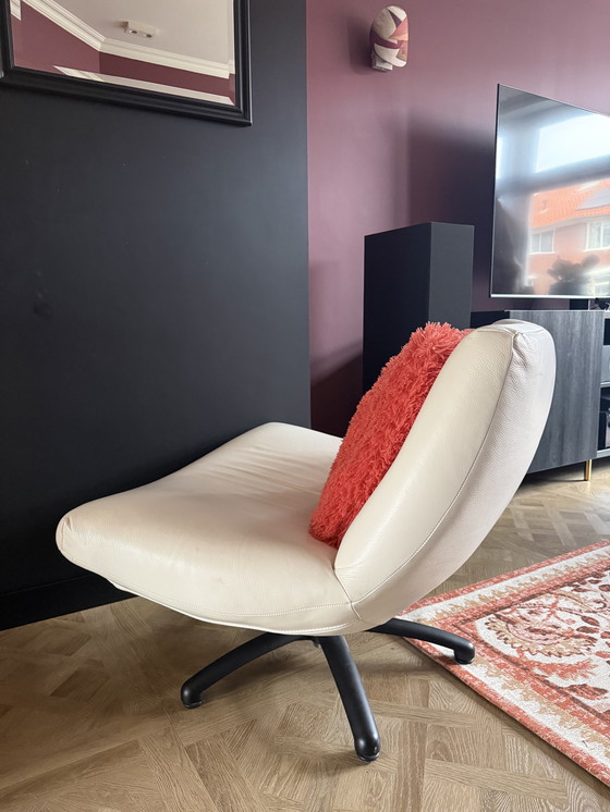 Image 1 of Fauteuil pivotant Dyyk Coco en cuir avec pieds noirs