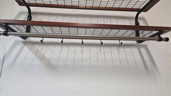 Image 1 of Rare porte-manteau mural en teck et métal, style Mid-Century, fabriqué en Suède