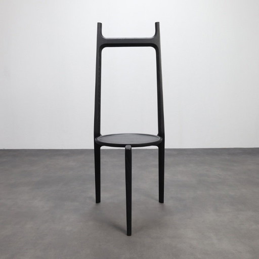 Chaise d'appoint à dossier haut/ Dressboy "Taylor Valet" par Stellar Works