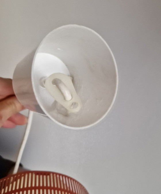 Image 1 of Vintage koraalkleurige opengewerkte metalen hanglamp