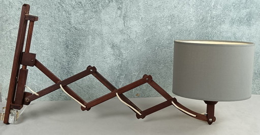 Midcentury moderne accordeonlamp in massief teakhout, 1960
