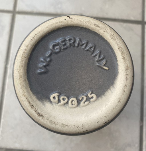 Modernist Vase by Bay  model 690 25 1970s WGP 