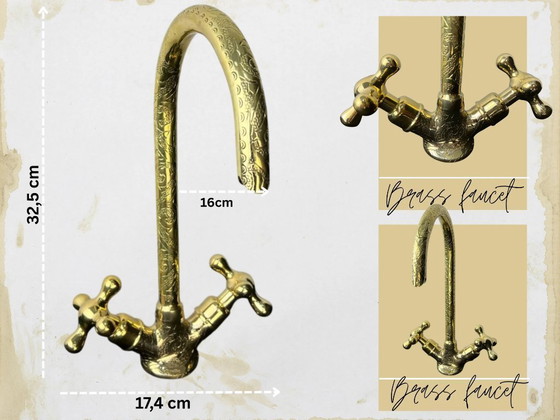 Image 1 of Rubinetto marocchino in ottone con beccuccio a collo d'oca inciso