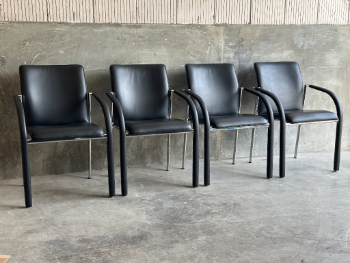 Set of 4 Leolux Cimarrone dining chairs – black leather & chrome