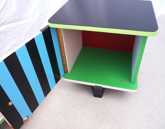 Image 1 of Coppia di piccoli comodini vintage colorati