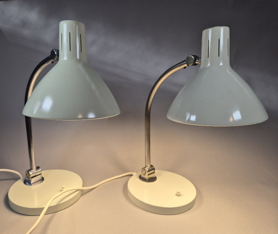 Twee metalen tafellampen, lichtgrijs, Hala, Metaal, Chroom, Vintage (foto 2 van 10)