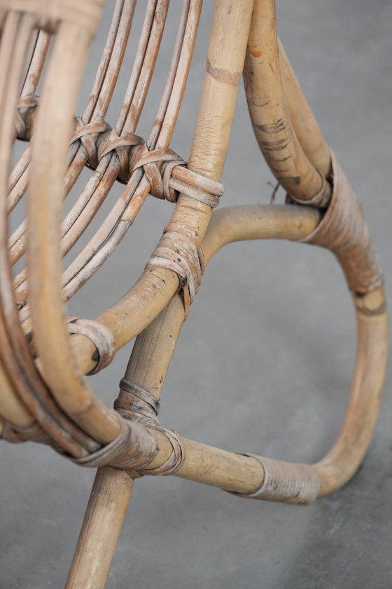 Image 1 of Sillón de ratán de diseño holandés de los años 50 con respaldo alto.