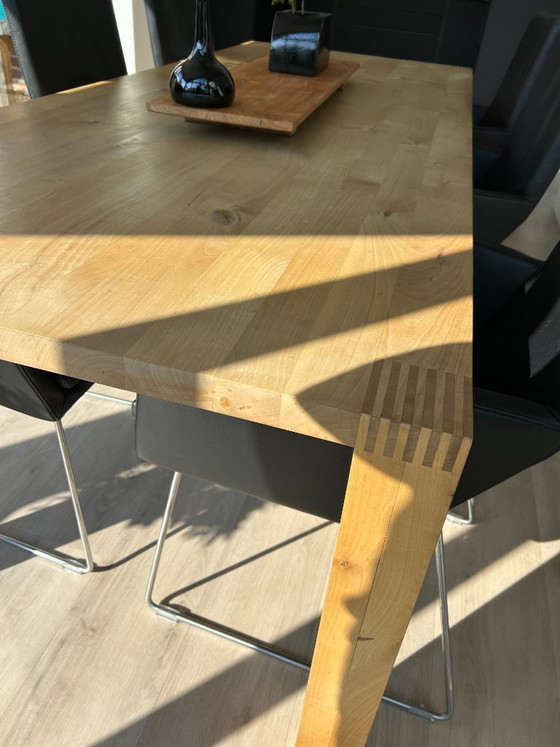 Image 1 of Tavolo Pilat & Pilat da 250 cm in legno massello di olmo, ideale per pranzi e conferenze.