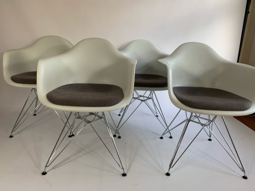 4x sillas Vitra Eames DAR