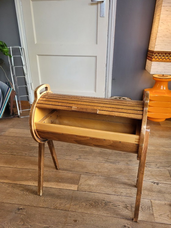Image 1 of Boîte à couture vintage, boîte à couture, armoire à roulettes en bois