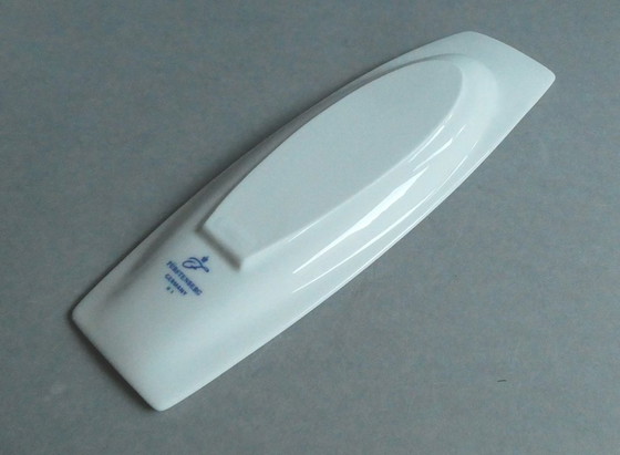 Image 1 of 2 kommen, wit porselein, Fürstenberg, serie TAPA, ontwerp Mikaela Dörfel