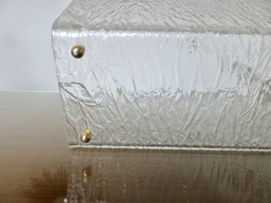 Image 1 of Porte revues " ROCHE BOBOIS " en plexiglas transparent et laiton années 70
