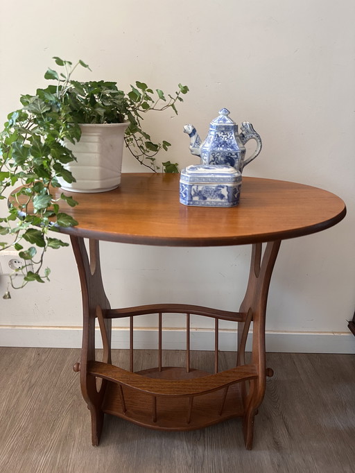 Mid Century bijzettafeltje met lectuur bak