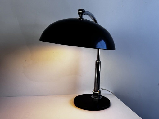 Hala Zeist Modell 144 Tischlampe – H.Th.A. Busquet